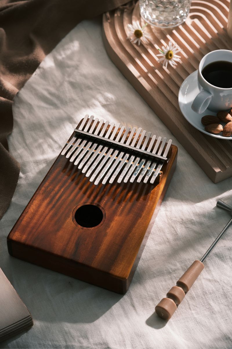 Kalimba mit Kaffee